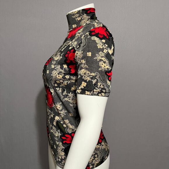 Susan Lawrence Cherry Red Floral Knit Romantic Short Sleeve Top Sz-Medium - Picture 5 of 10